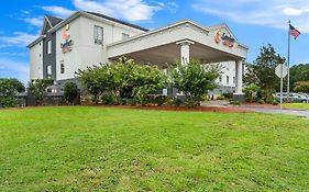 Comfort Suites Near Camp Lejeune  3*